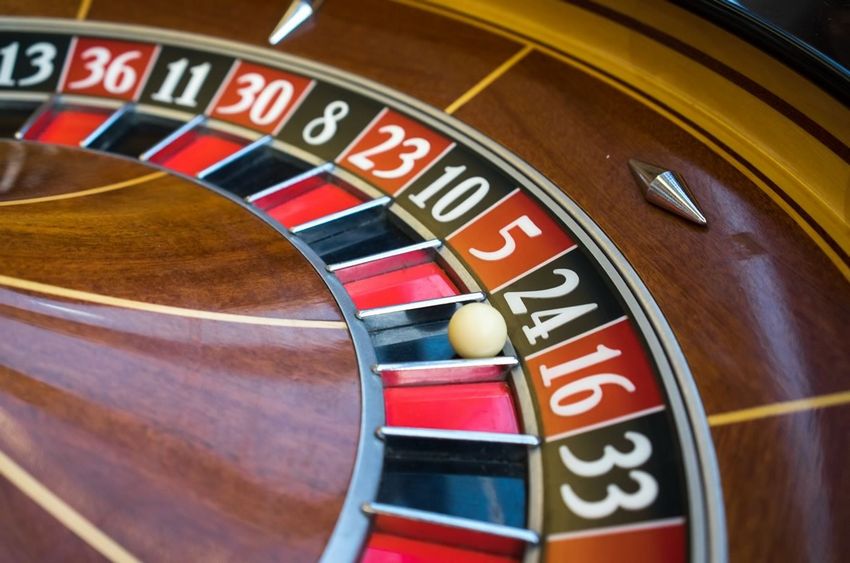 Maximiser les tours gratuits grâce aux programmes VIP des casinos en ligne